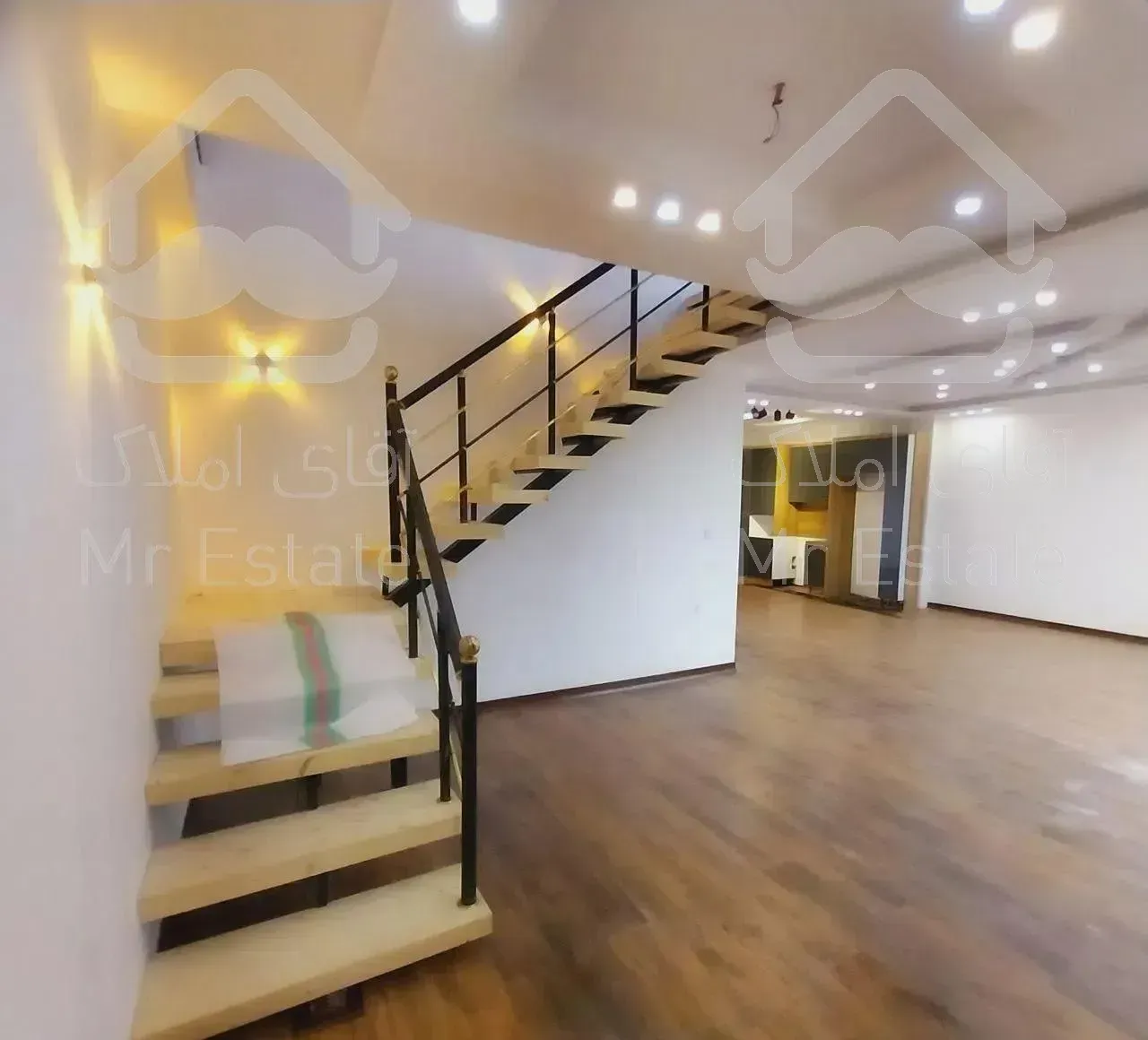 تریبلکس مدرن۳۲۰متری در شهرک خصوصی/سعادت اباد