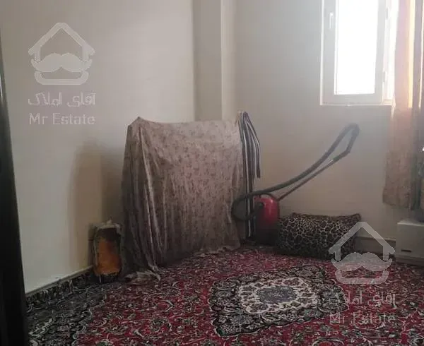 خانه حیاط دار دوطبقه فقط طبقه دوم بفروش میرسه.