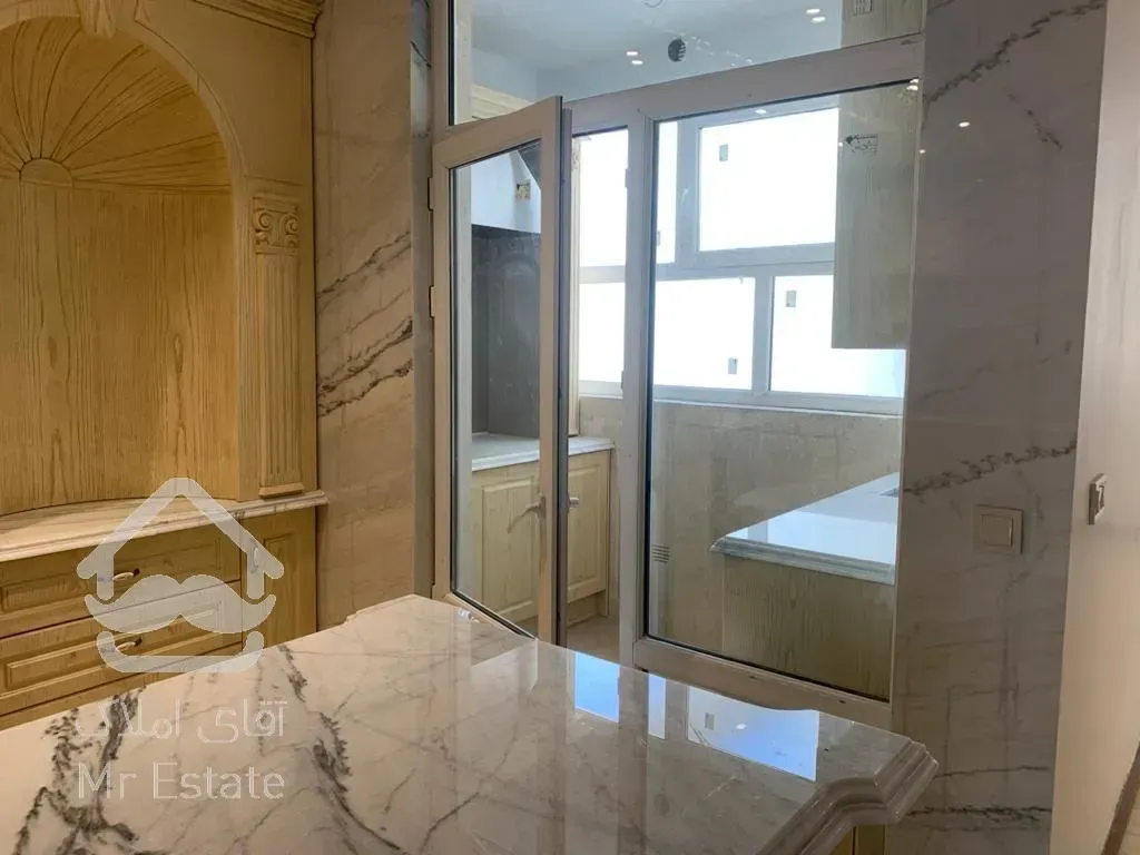 اجاره و رهن آپارتمان زعفرانیه 250  متر شیک