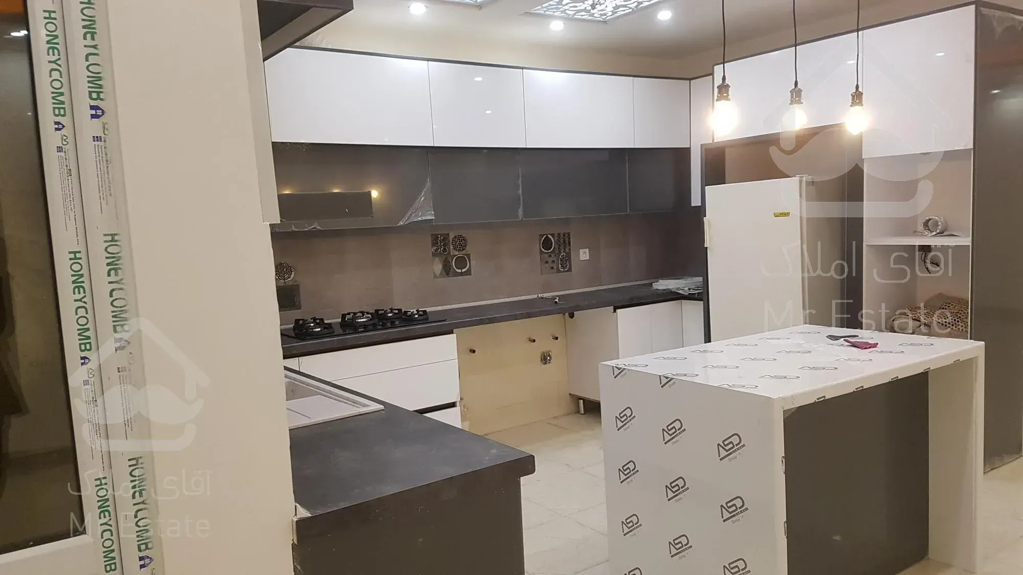 فروش ملک مستغلاتی نوساز در دهکده المپیک(بوستان جوانمردان)