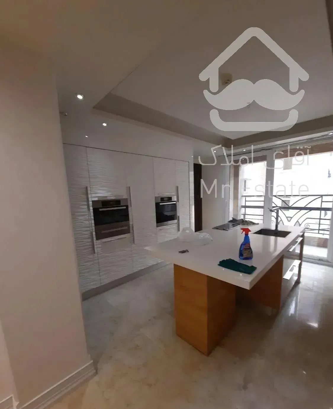 نیاوران ۳۰۰متر آپارتمان