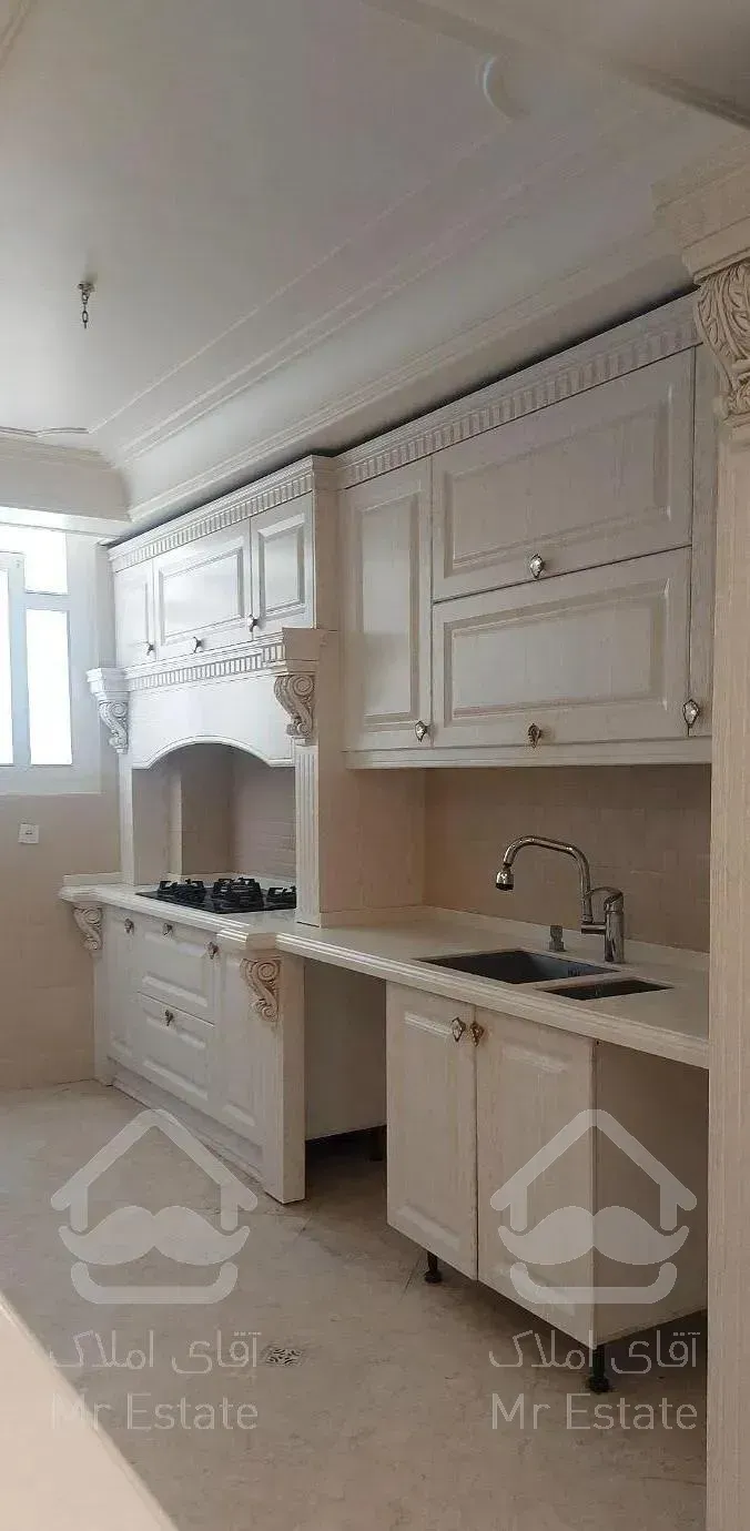 ۱۷۵متری۳خواب/نورگیر مستقیم/رو به روی پارک ملت