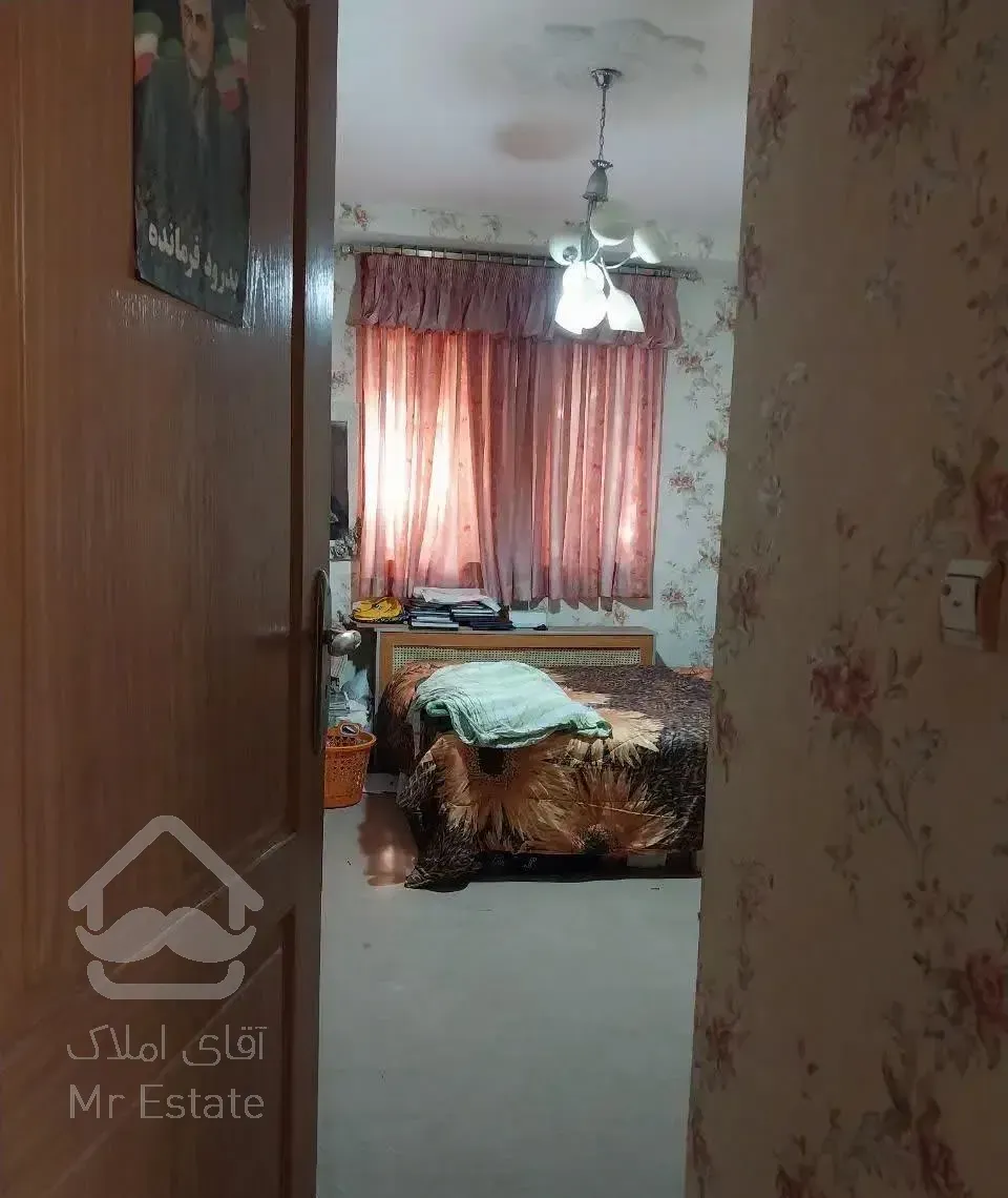 اپارتمان ۱۳۳متری ،۳خواب ،فازدوم شهرک محلاتی