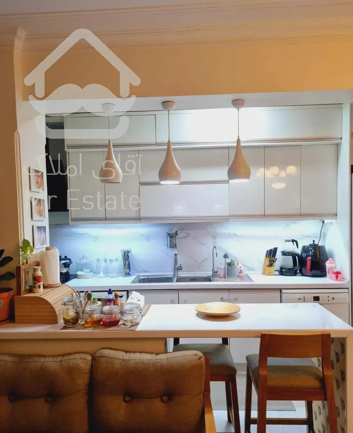 ۷۵ متر، دوخوابه / سالن پرده خور خطی روبه آفتاب