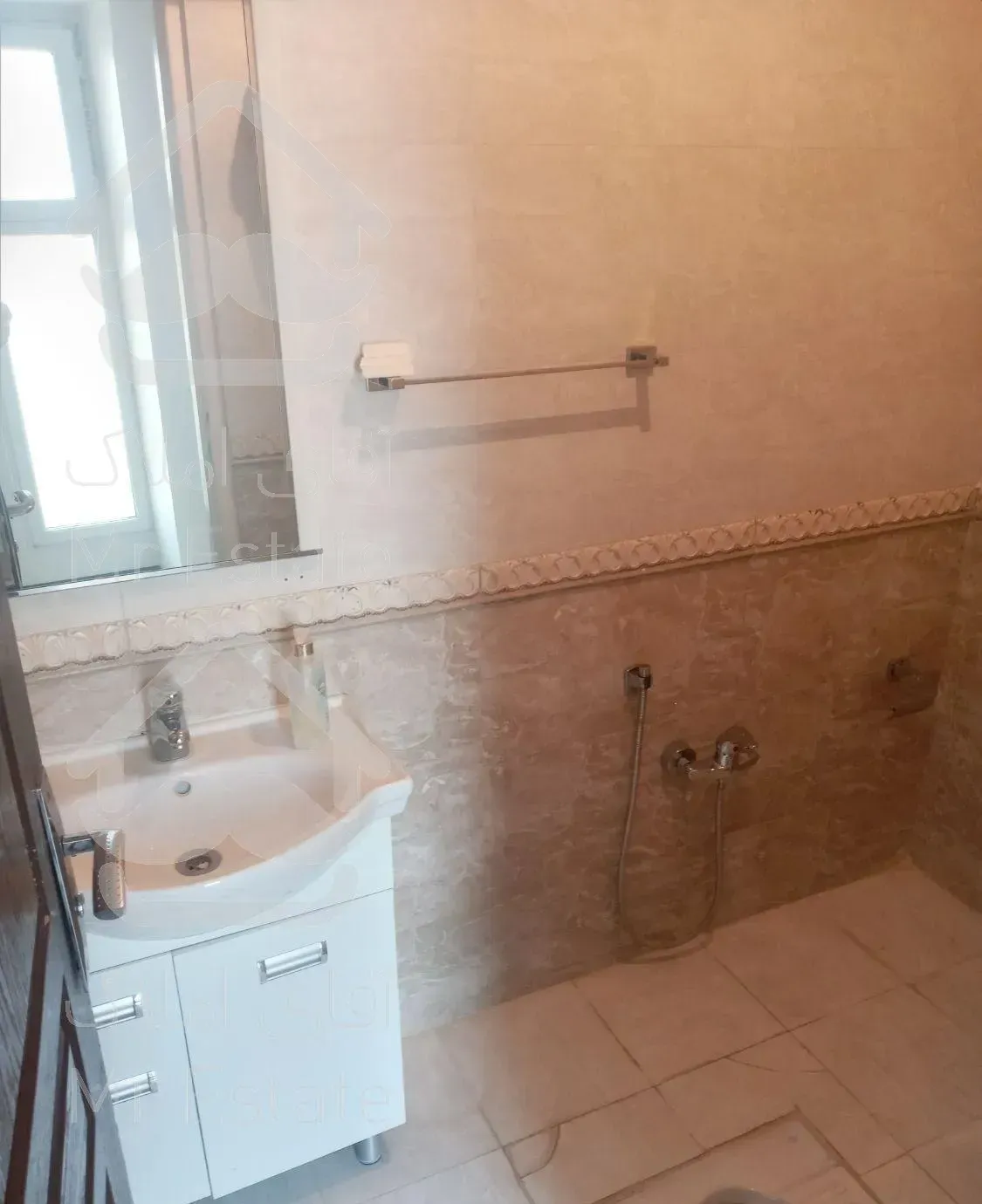 آپارتمان  ۲۱۰متر ۳خوابه سعادت آباد