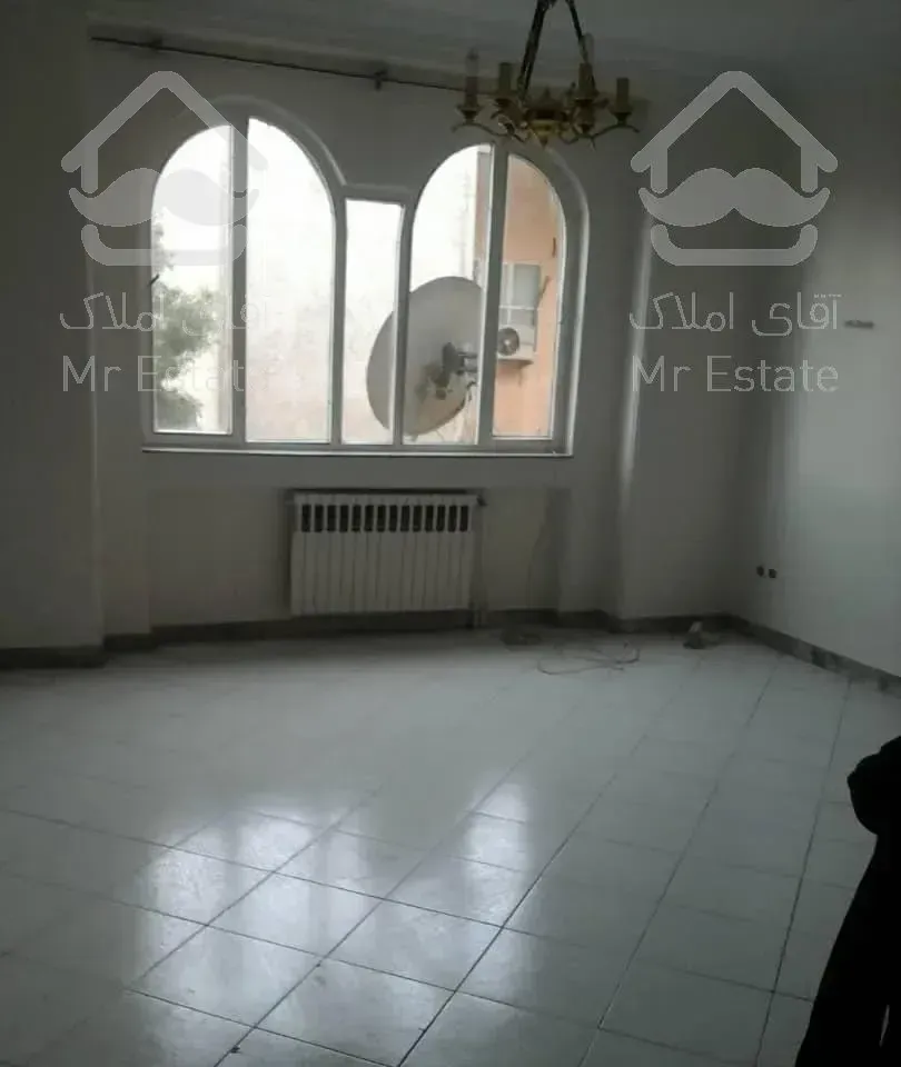 نصرت ،۷۵ متر ،۲ خواب، ۱۵ ساله، با پارکینگ