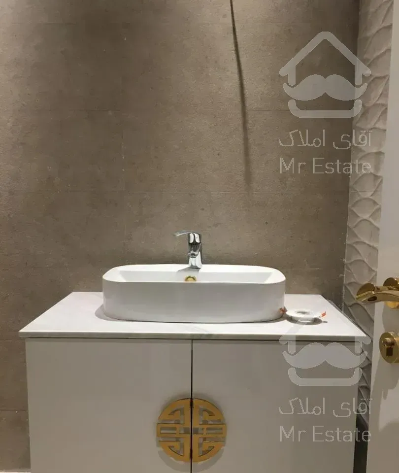 ۱۴۰ متری شهر آرا کیا