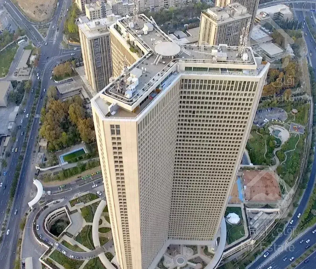 پنت ۴۷۰ متر بر فراز ابرها