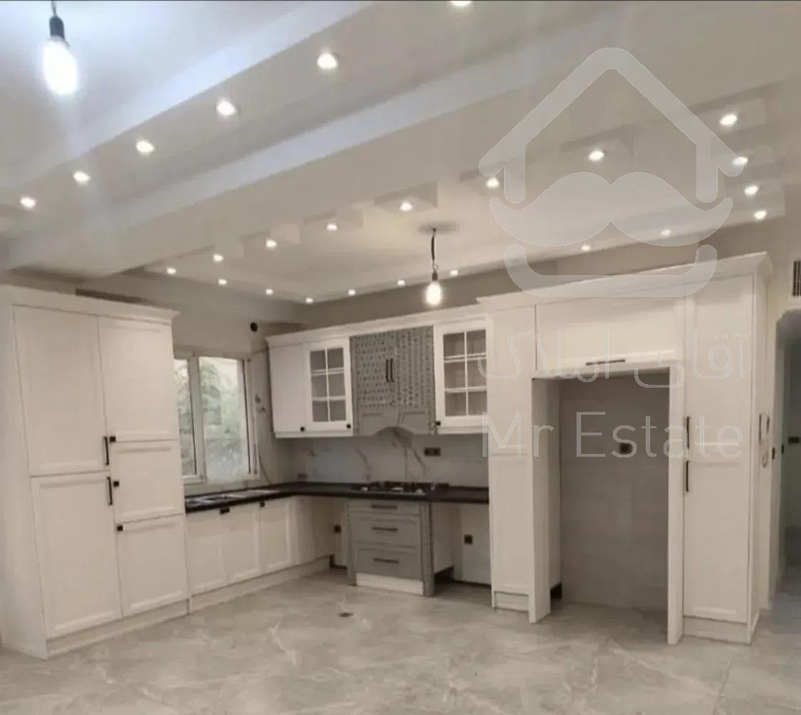 ۶۰ متر/ دو خواب/ رو به آفتاب نور جنوب