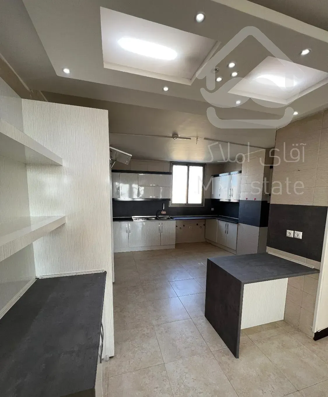 منزل‌حیاط‌دار/۱۴۰متر/دوخواب/مسکونی‌و‌اداری