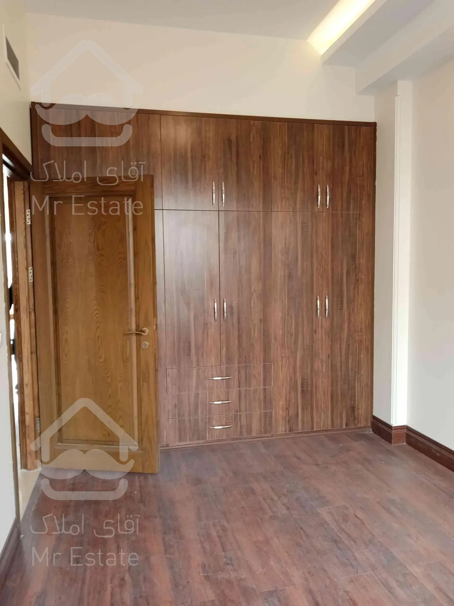 165 متر نیاوران کلید نخورده نور شمال و جنوب