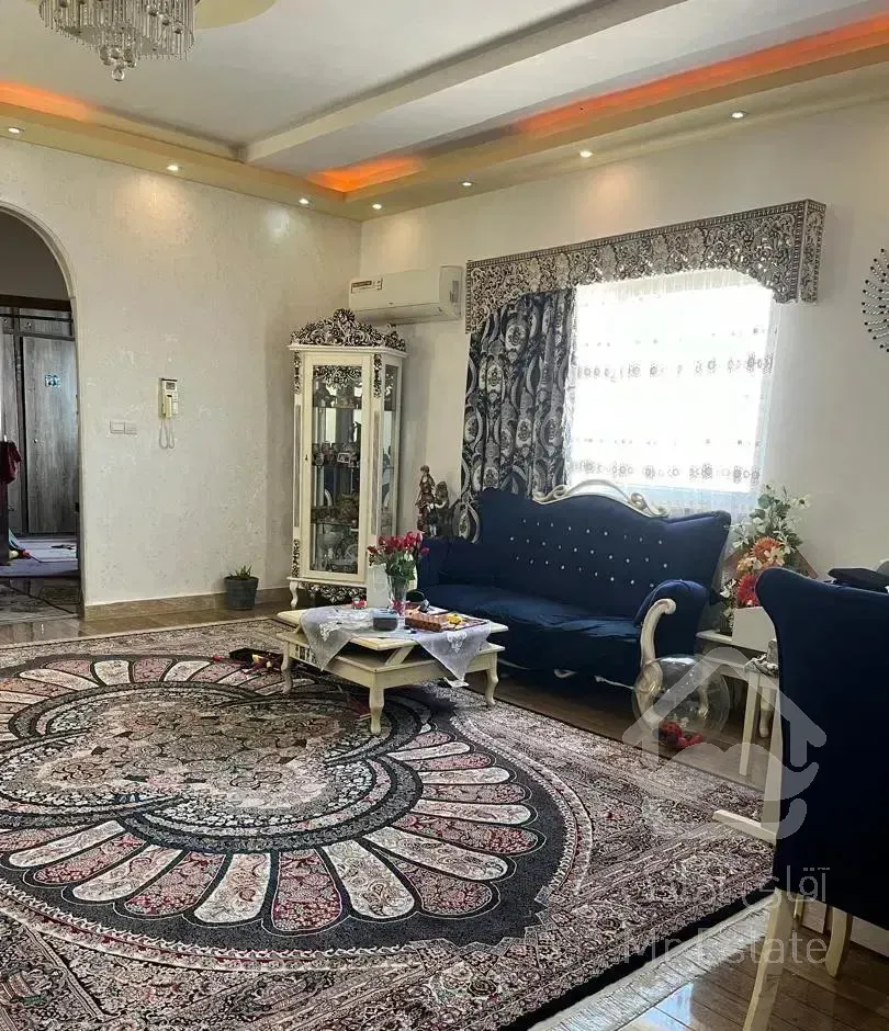 رهن کامل طبقه دوم اپارتمان در قلب شهر