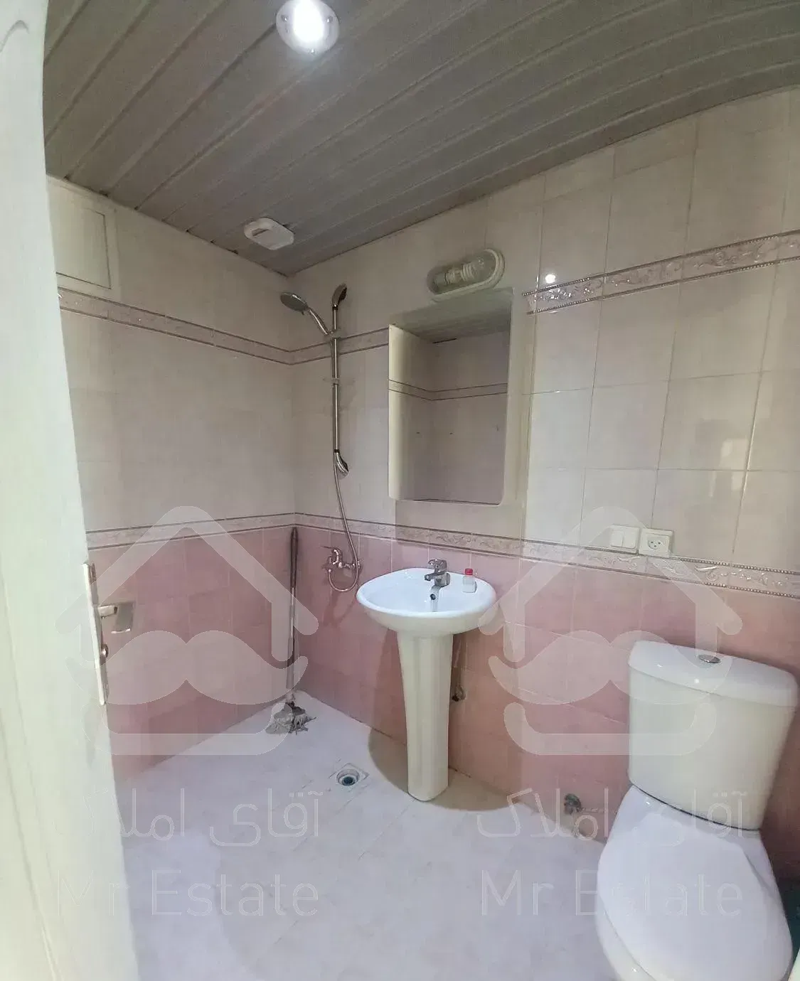 ازگل ۹۶ متر دو خواب ویو ابدی