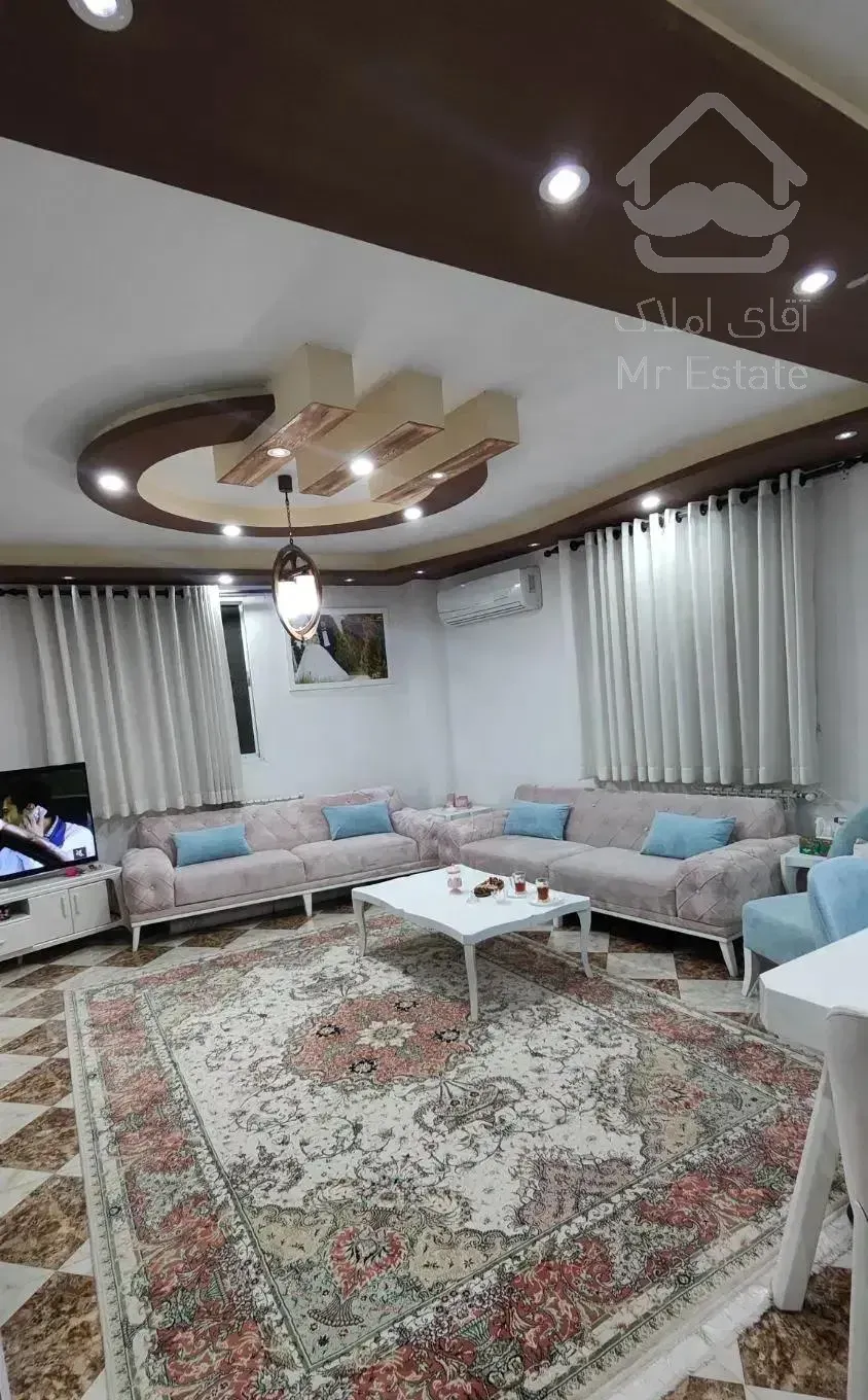 فروش آپارتمان تک سقف غرق در نور