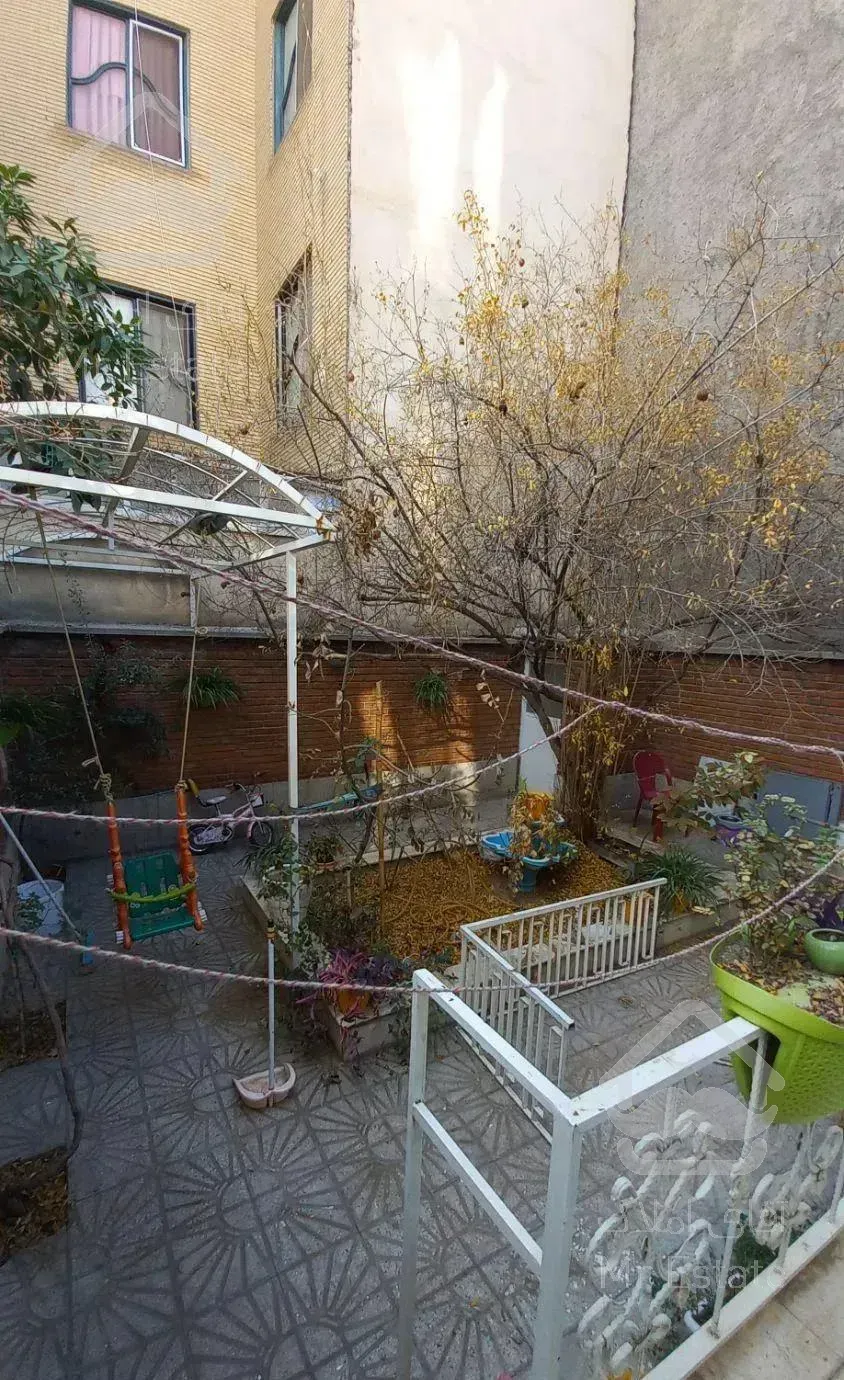 ۱۷۰متر با حیاط اختصاصی