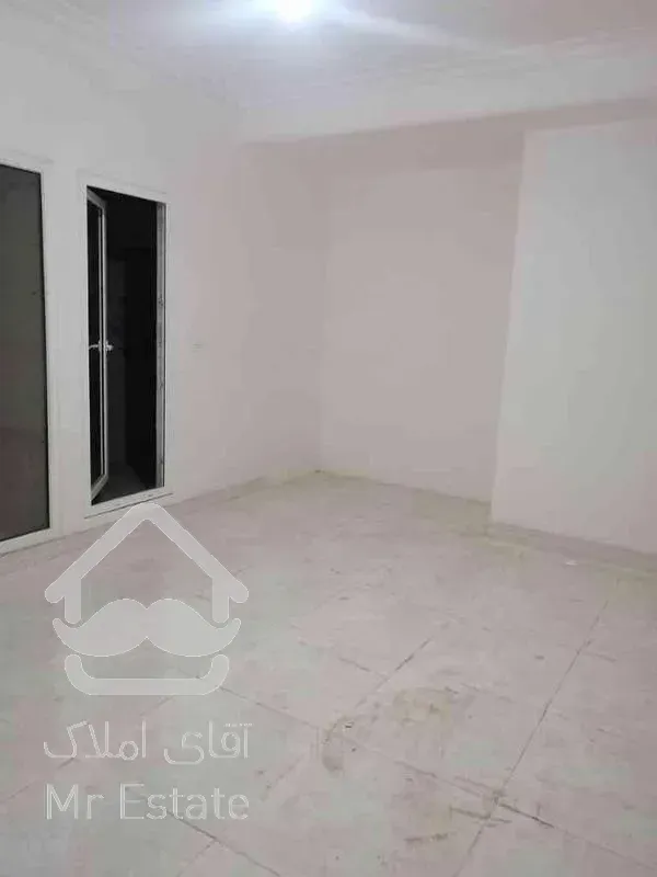 آپارتمان نوساز-کلید نخورده -160 متری -3 خواب -کریم اباد