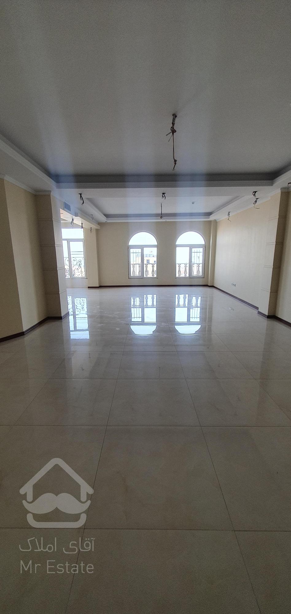 ۱۰۰ متر*نوساز*سالن پرده خور