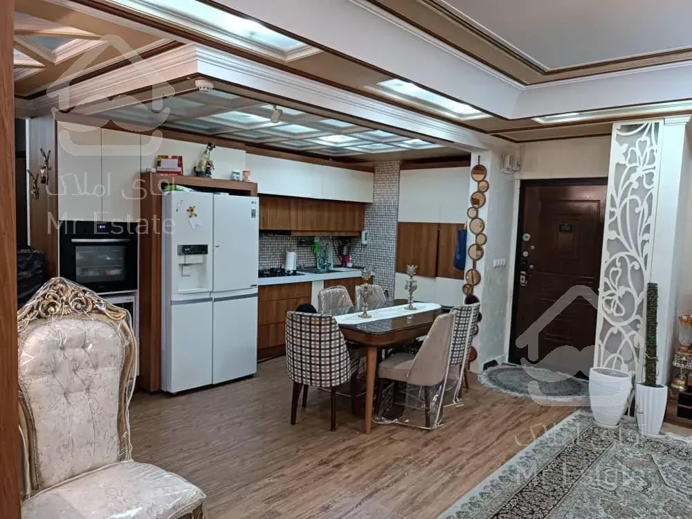 پادادشرقی/۱۳۰متر۳خواب/فول امکانات