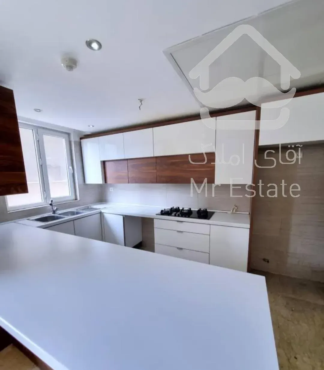 ۱۱۰ متر ۲ خواب /فول امکانات/سالن پرده خور /نورگیر /تراورتن