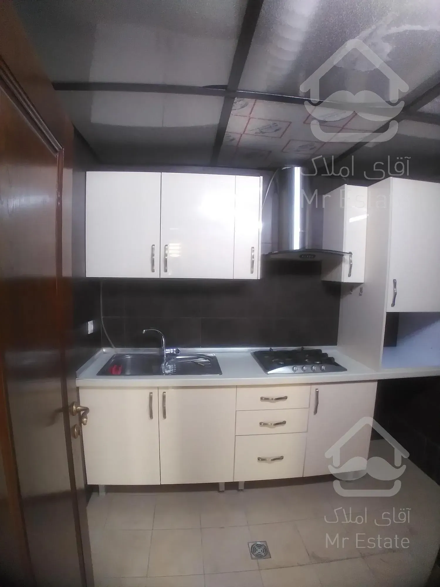 ۱۵۰ متر موقعیت اداری