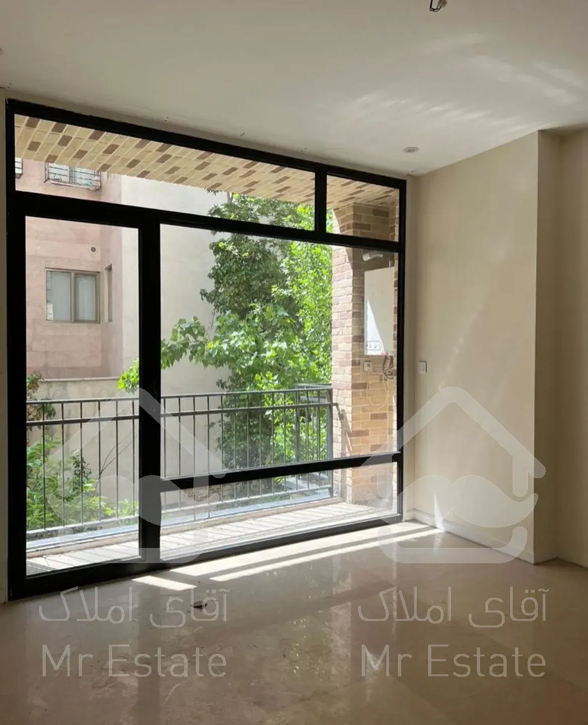 اجاره ۲۳۰ متر تکواحدی مدرن ۲پارکینگ سالن غرق نور