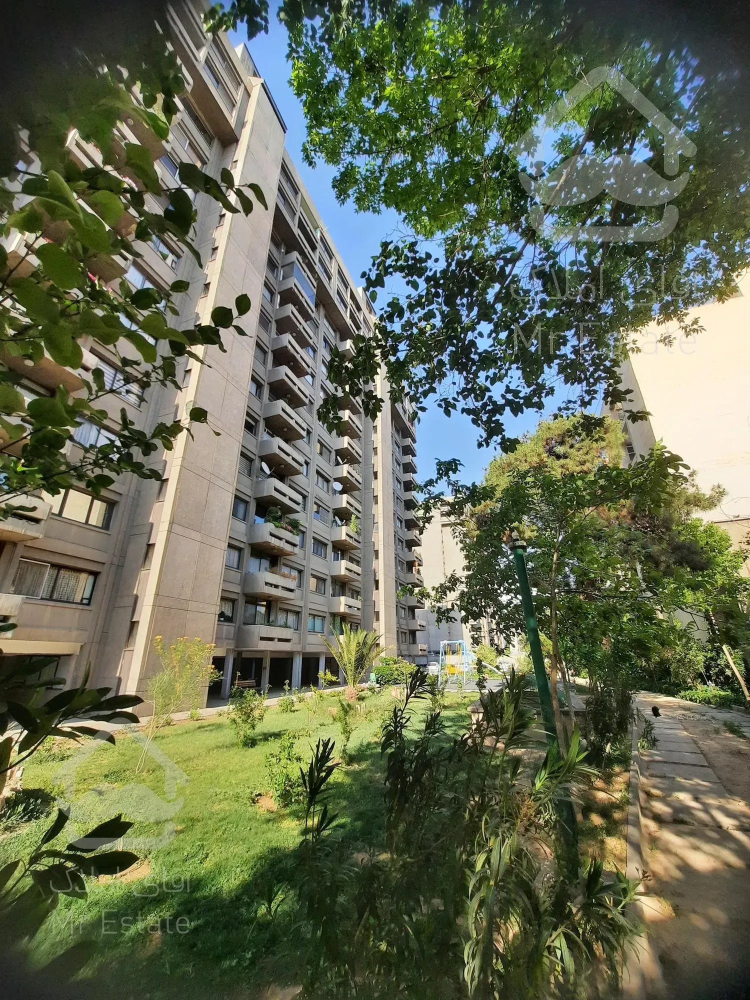 آپارتمان ۱۴۰ متر / فول بازسازی / ویو ابدی / هفت تیر مجتمع فریهان