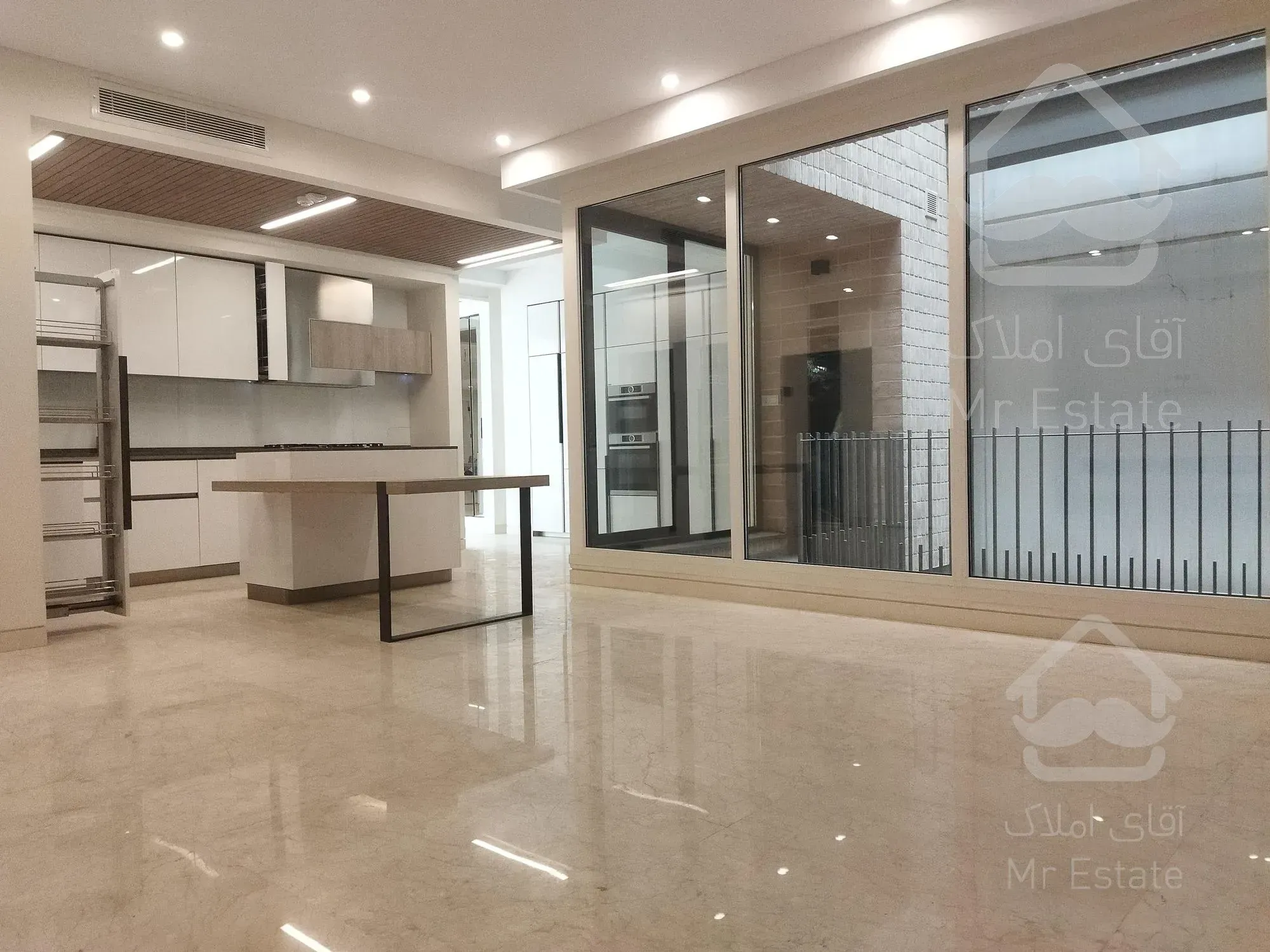 نیاوران ۱۵۰۰ متر مستغلات نوساز/در۵طبقه/۱۶پارکینگ