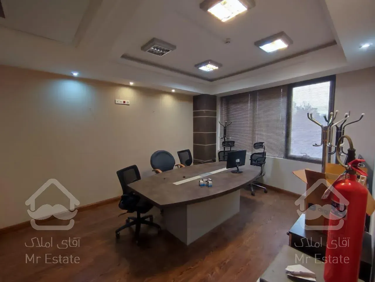 *میرداماد مترو/150متر موقعیت اداری/3اتاق/2 پارکینگ شیک*