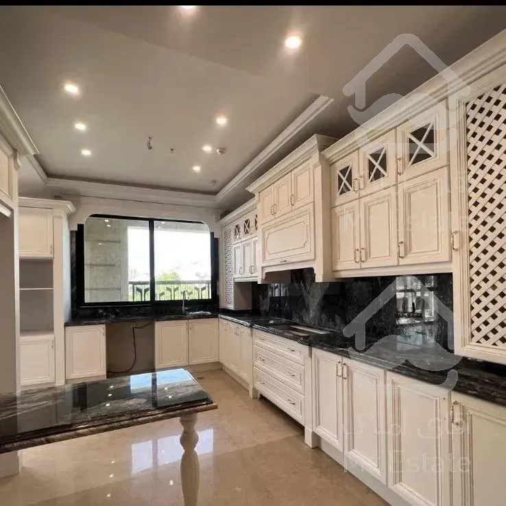 125 نوساز کلید نخورده . فول امکانات