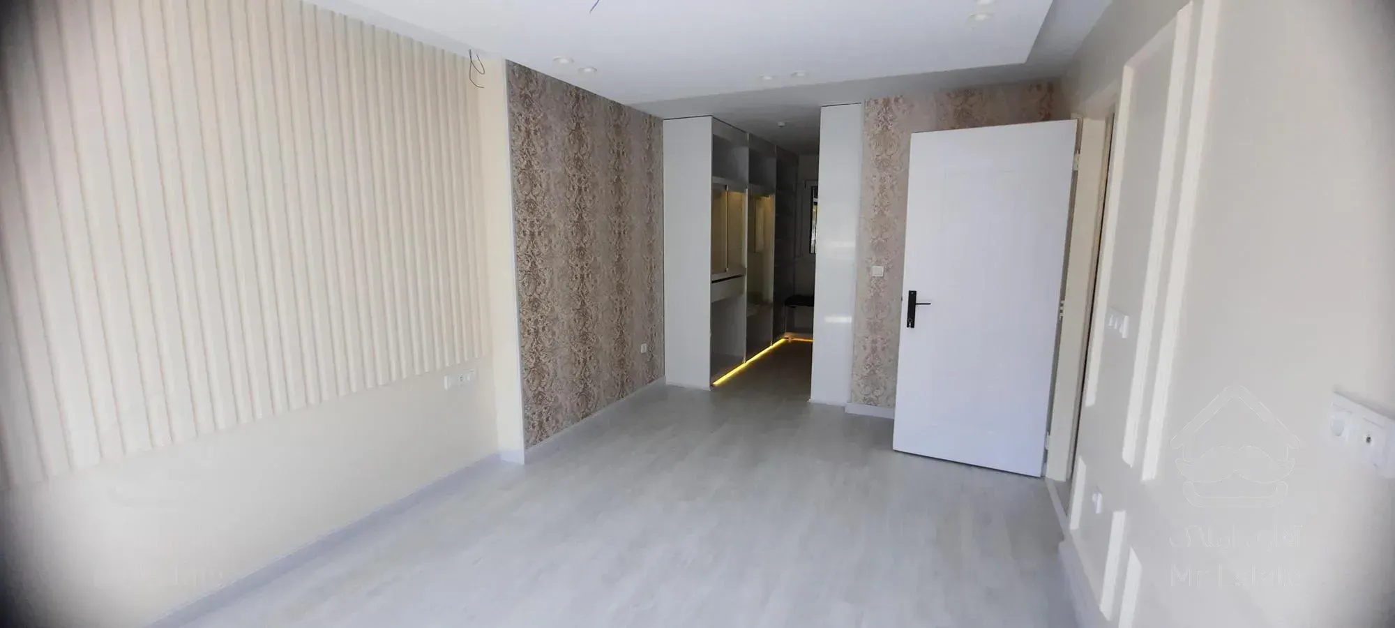 آپارتمان ۲۰۰ متر/بازسازی لاکچری/ قائم‌ مقام