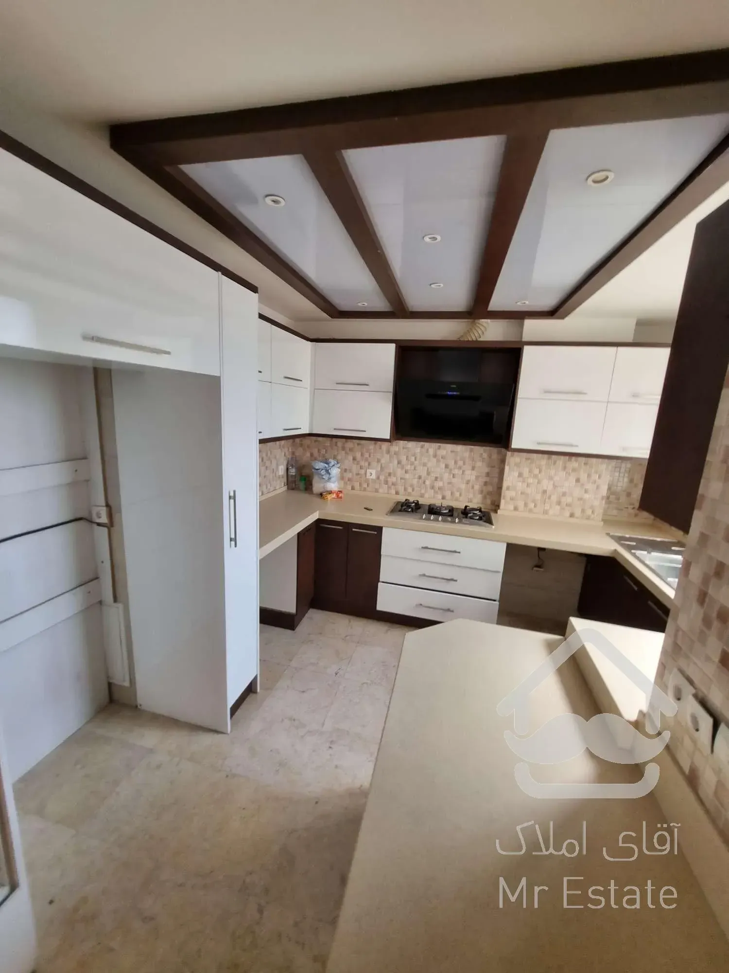 آپارتمان ۱۴۰ متری دردزاشیب