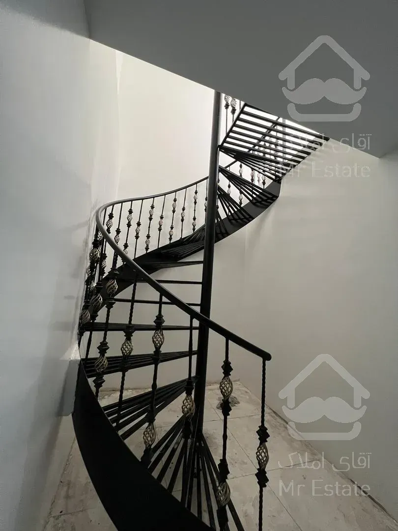 ویلای مستقل ۴۰۰مترزمین ۲۰۰ متر بنا ۳خواب