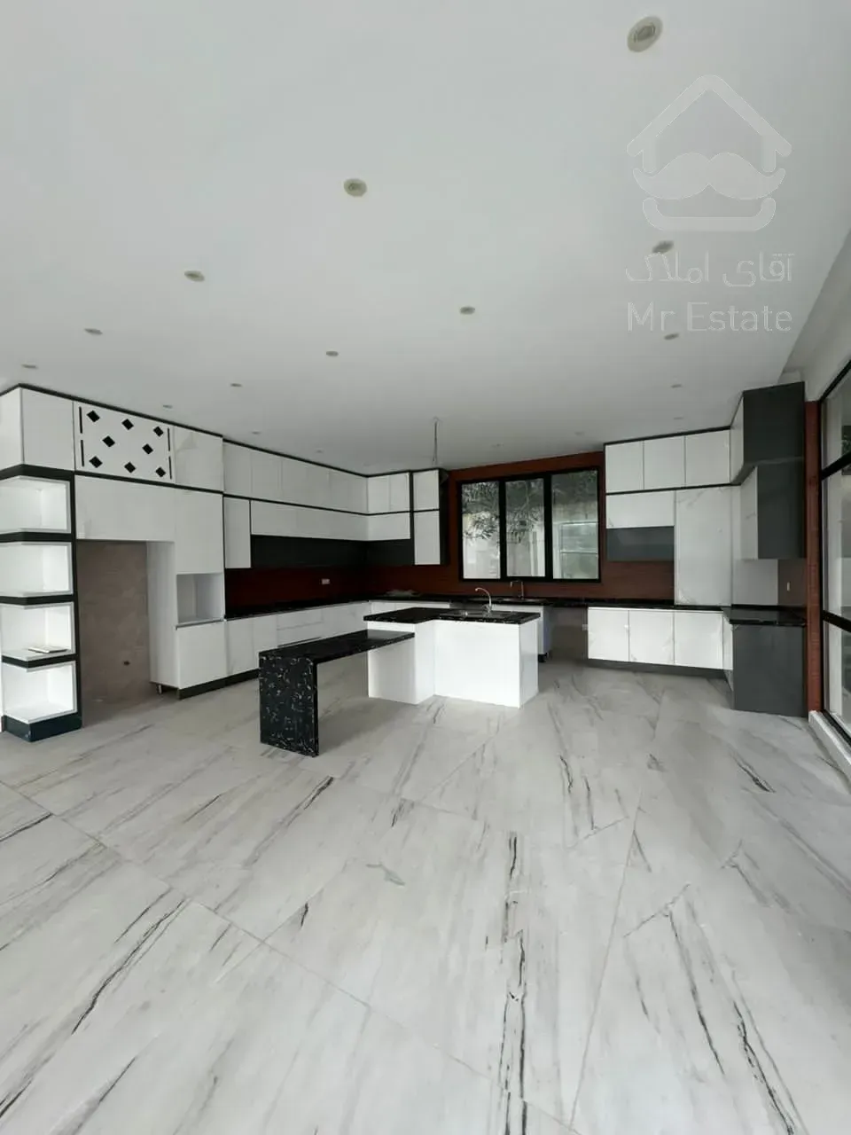 رهن و اجاره ویلا مدرن ۹۰۰متری لوکس استخردار رویان