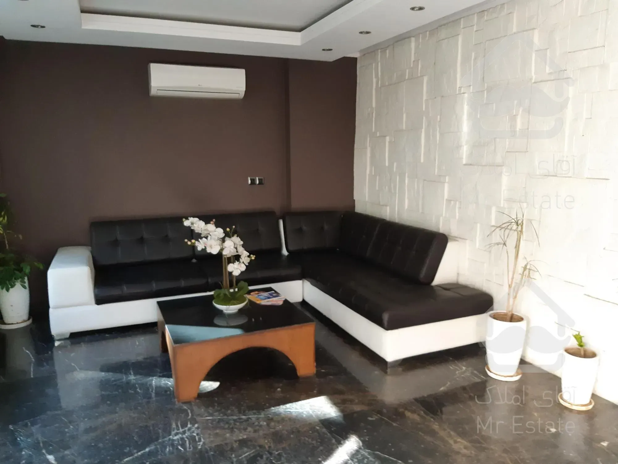 شهرک غرب 170متر (2نبش نور،2پارکینگ)