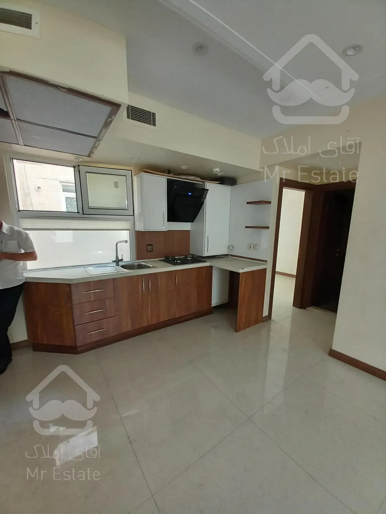 ۷۲ مترموقعیت اداری دسترسی عالی