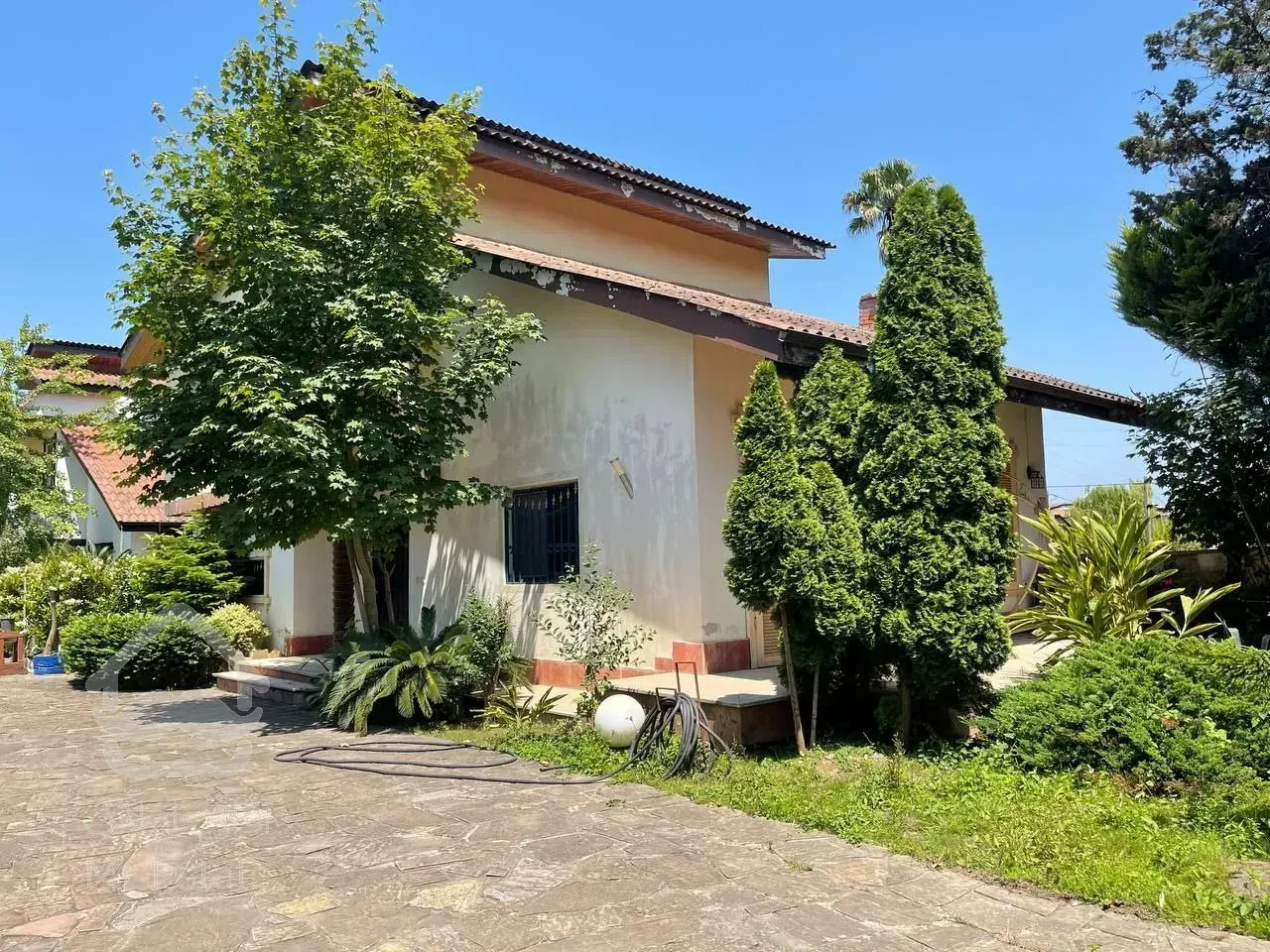 رهن و اجاره ویلا شهرکی مبله ۲۵۰متری سیاهرود