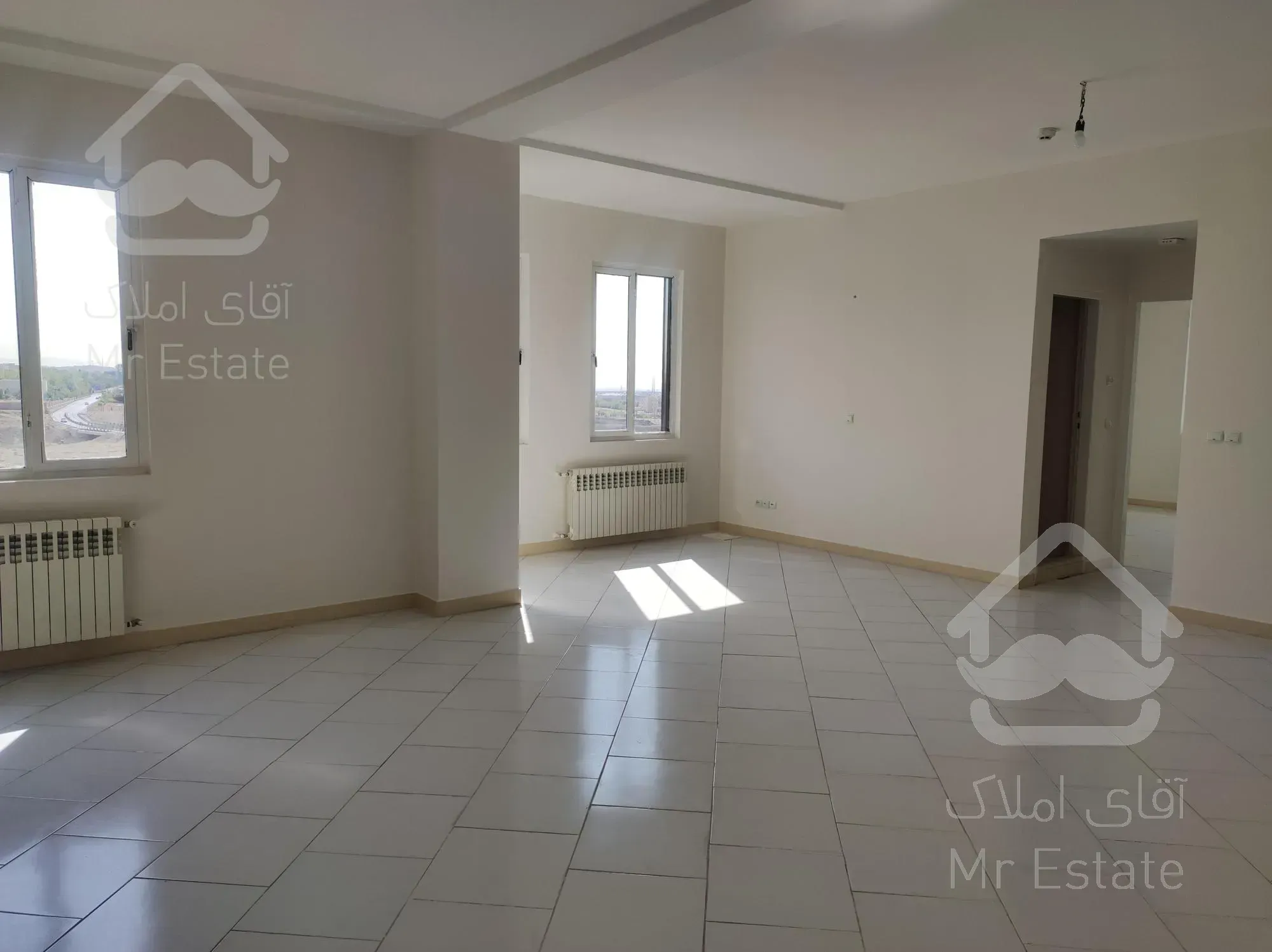 رهن و اجاره آپارتمان 89 متری دریاچه چیتگر نقلی و مخصوص زوج ها