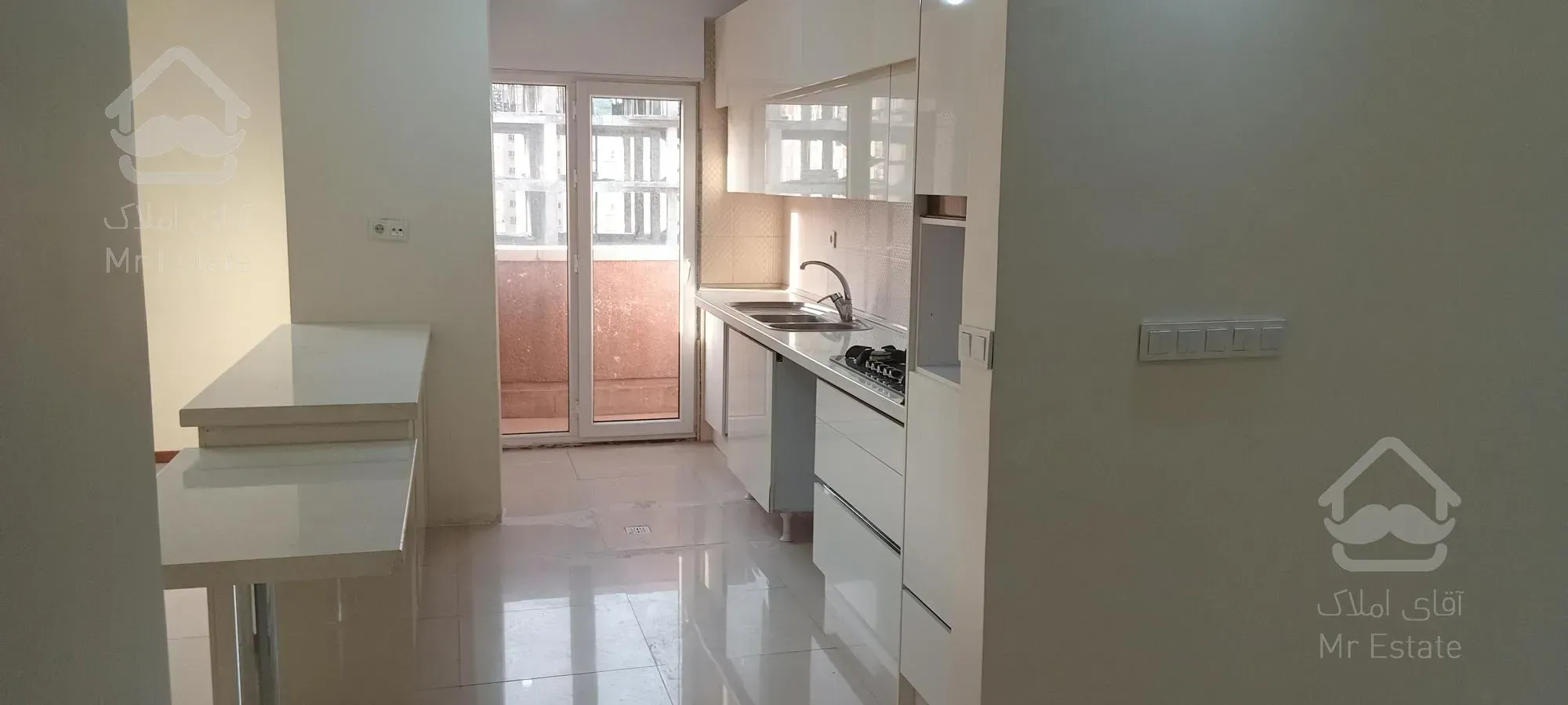 ۱۳۰ متر/ ۳ خوابه/دریاچه/رهن و اجاره فوری