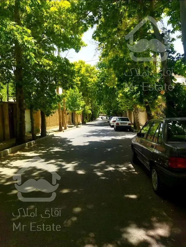 باغ ویلا قدیمی در شهرک دمادشت دماوند همراه با انشعابات و پایانکار