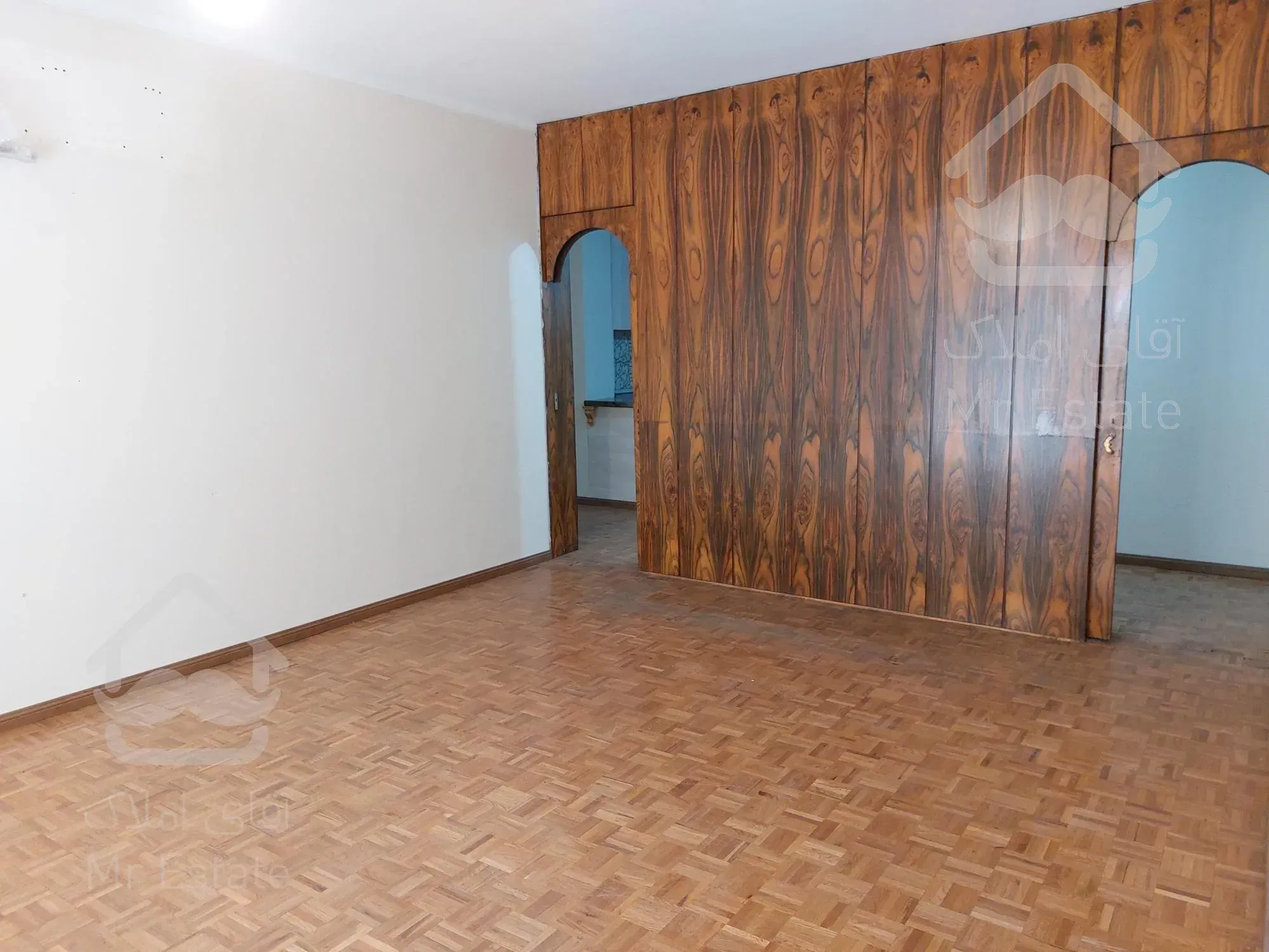 اجاره۱۰۰0  متر مستغلات موقعیت اداری بر شریعتی منطقه ۱