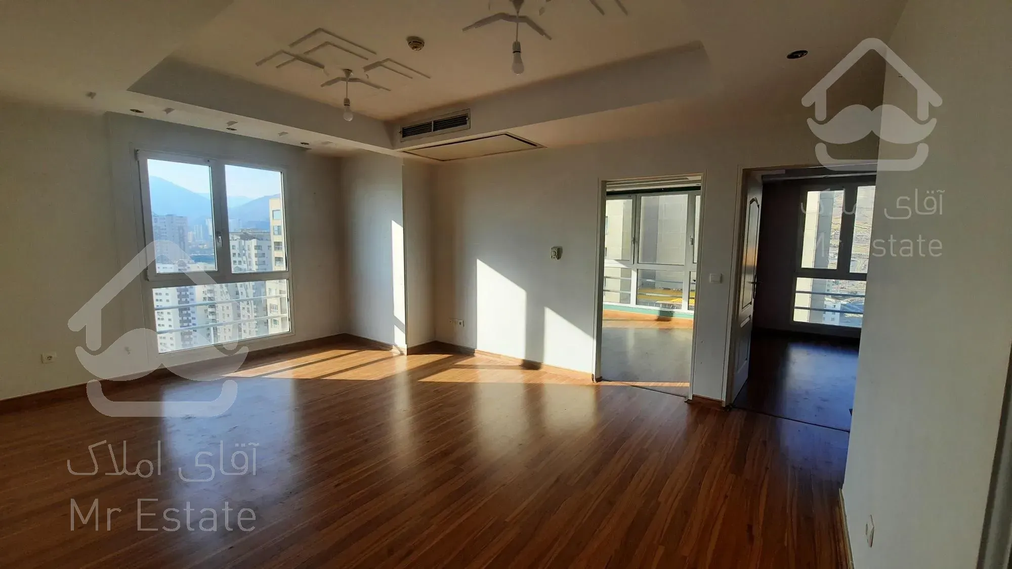 ۱۹۵ متر / ۳ خواب / ویو دریاچه