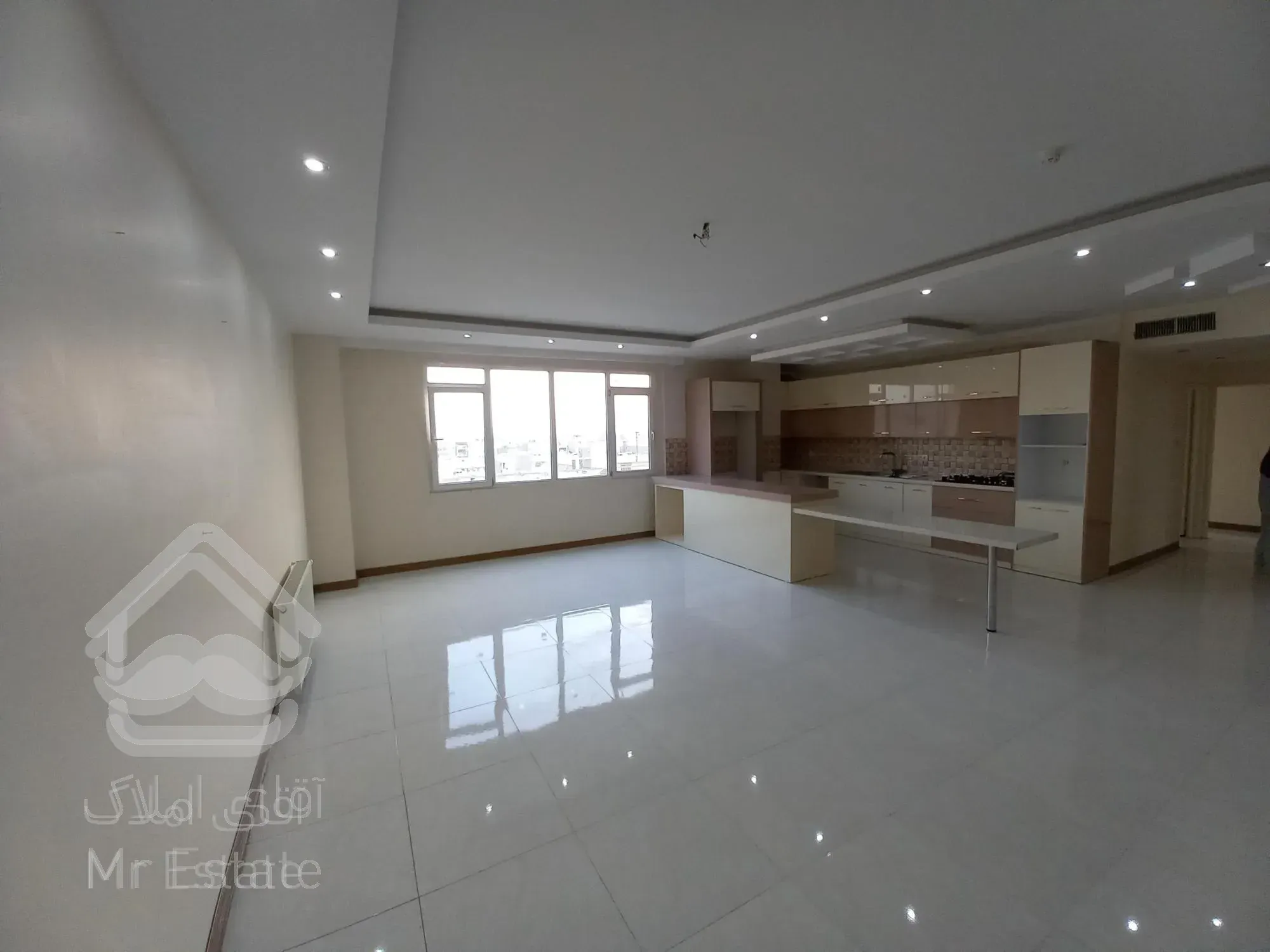 آپارتمان/۱۳۵/متر/سه/خوابه