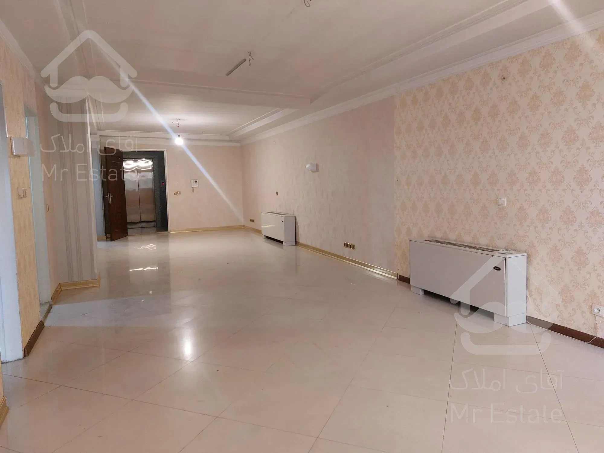 ۱۰۰ متر اپارتمان موقعیت اداری بر نیاوران با هنر