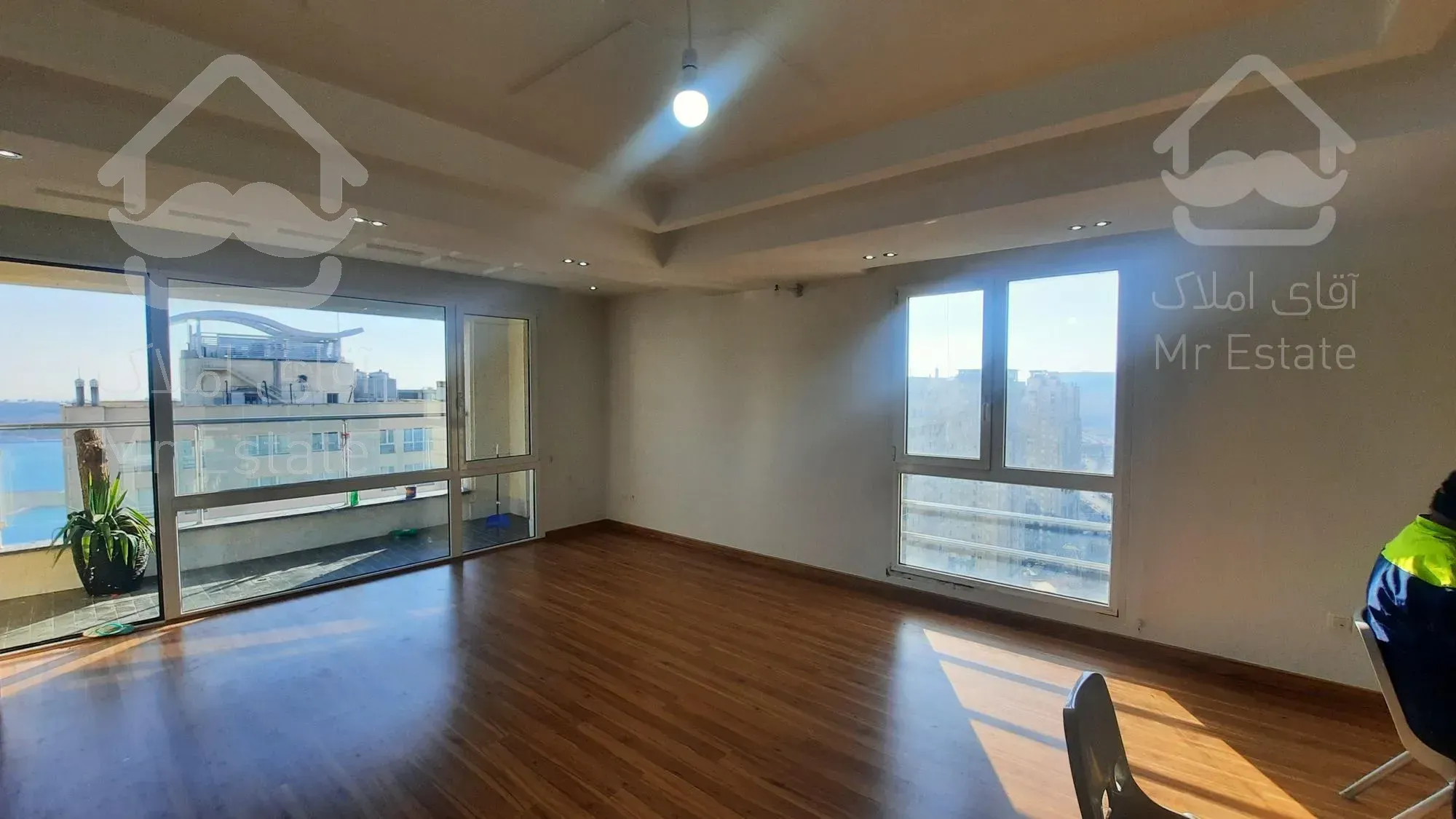 ۱۹۵ متر / ۳ خواب / ویو دریاچه