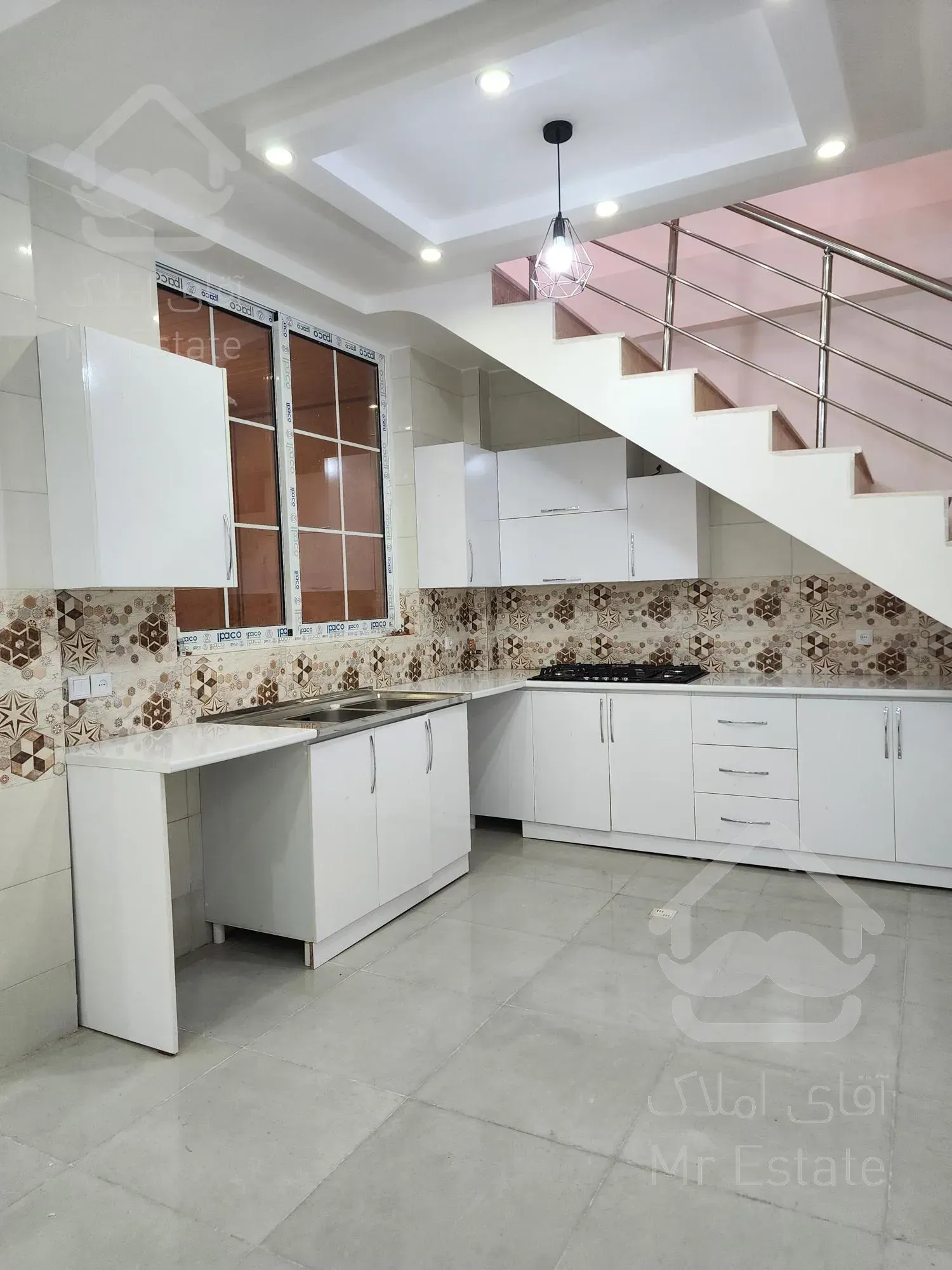 ویلای ۱۲۰ متری استخردار تک برگ سند لنگرود چاف