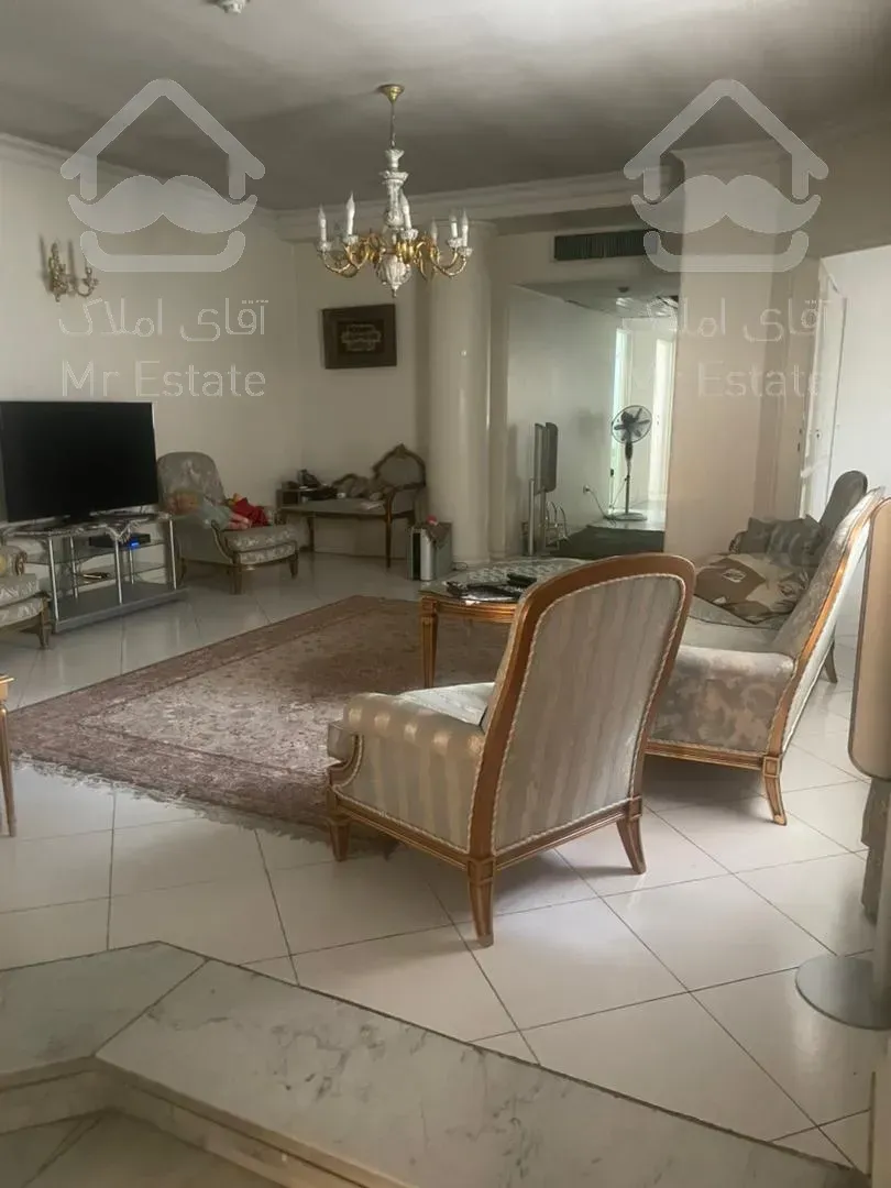 فروش ویلایی کلنگی اکازیون ۶۹۰متری نیاوران