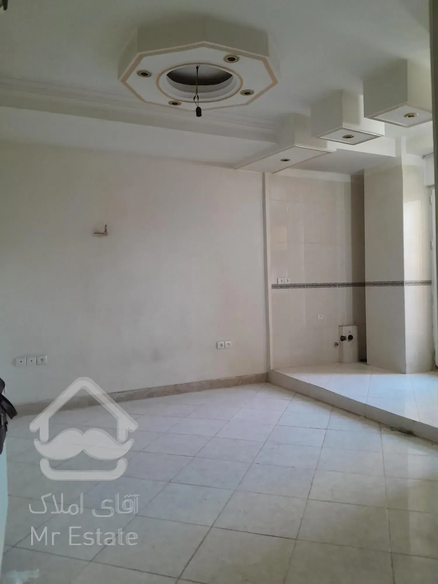 آپارتمان ۴۲ متر اسانسور انباری