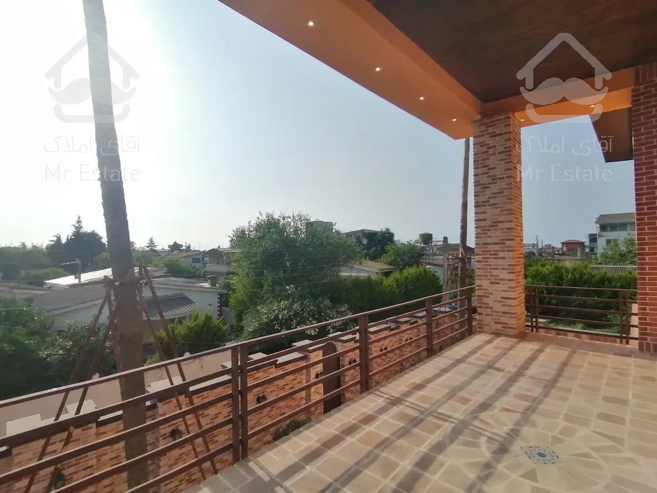 ویلا آجری سبک خاص استخردار