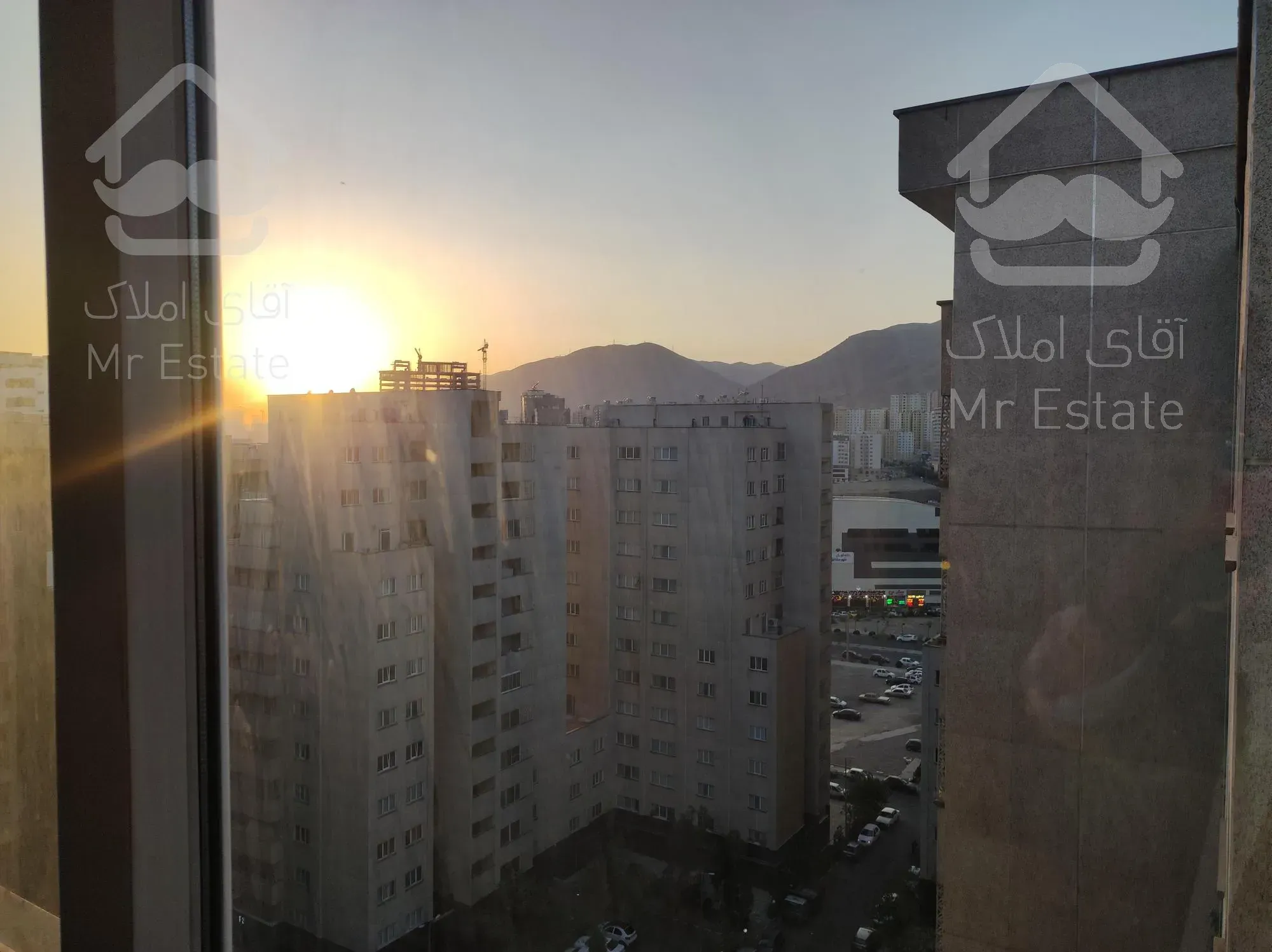 رهن و اجاره واحد ۱۴۵ متری در چیتگر دریاچه