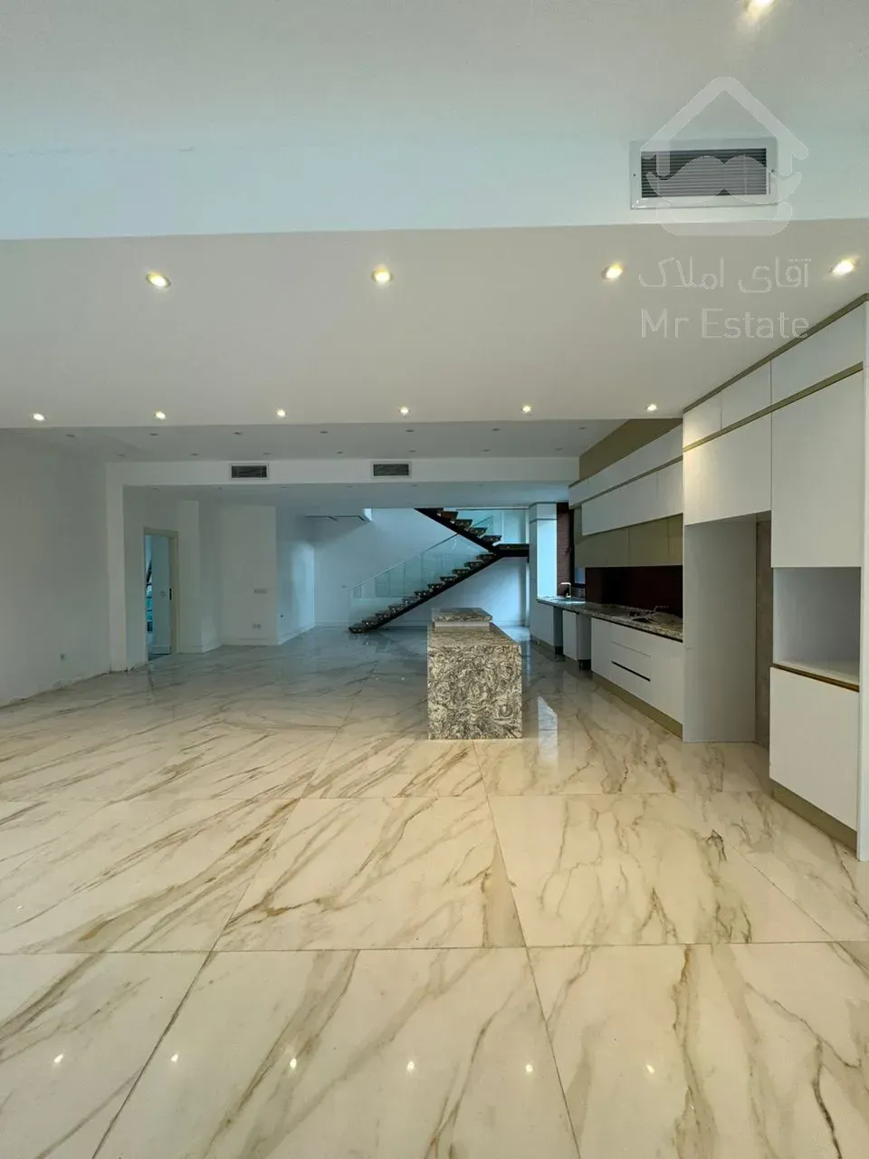 رهن و اجاره ویلا مدرن شهرکی زیر قیمت ۶۰۰متری وازیوار